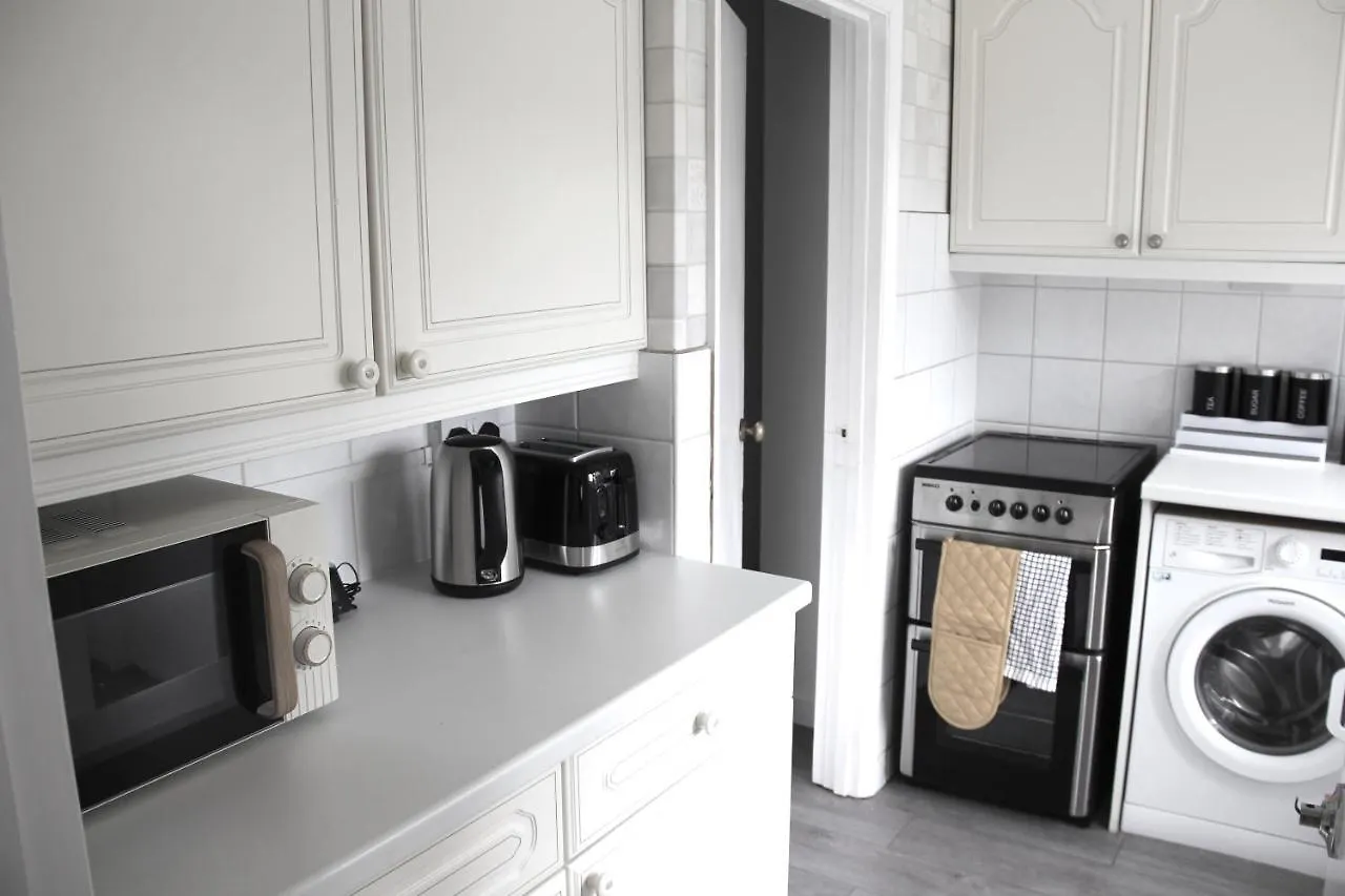 Coolfin House-Close To Excel, Contractors, Relocators, Paid Parking Villa London 0*,