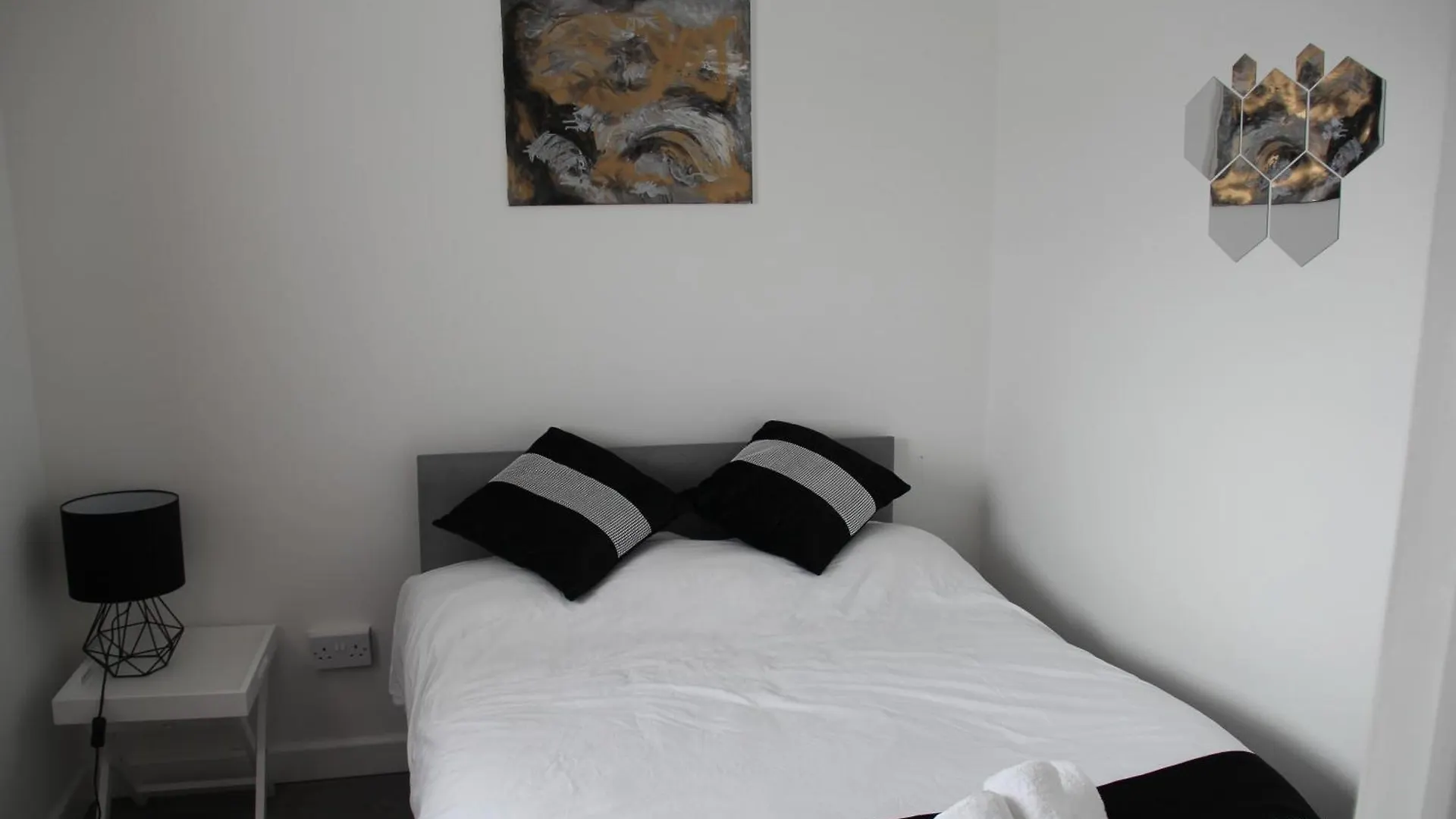 Holiday home Coolfin House-Close To Excel, Contractors, Relocators, Paid Parking Villa London