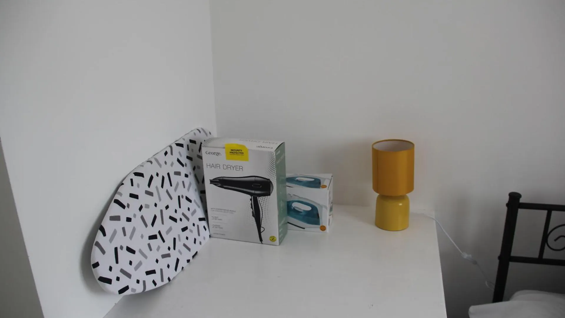 Holiday home Coolfin House-Close To Excel, Contractors, Relocators, Paid Parking Villa London United Kingdom