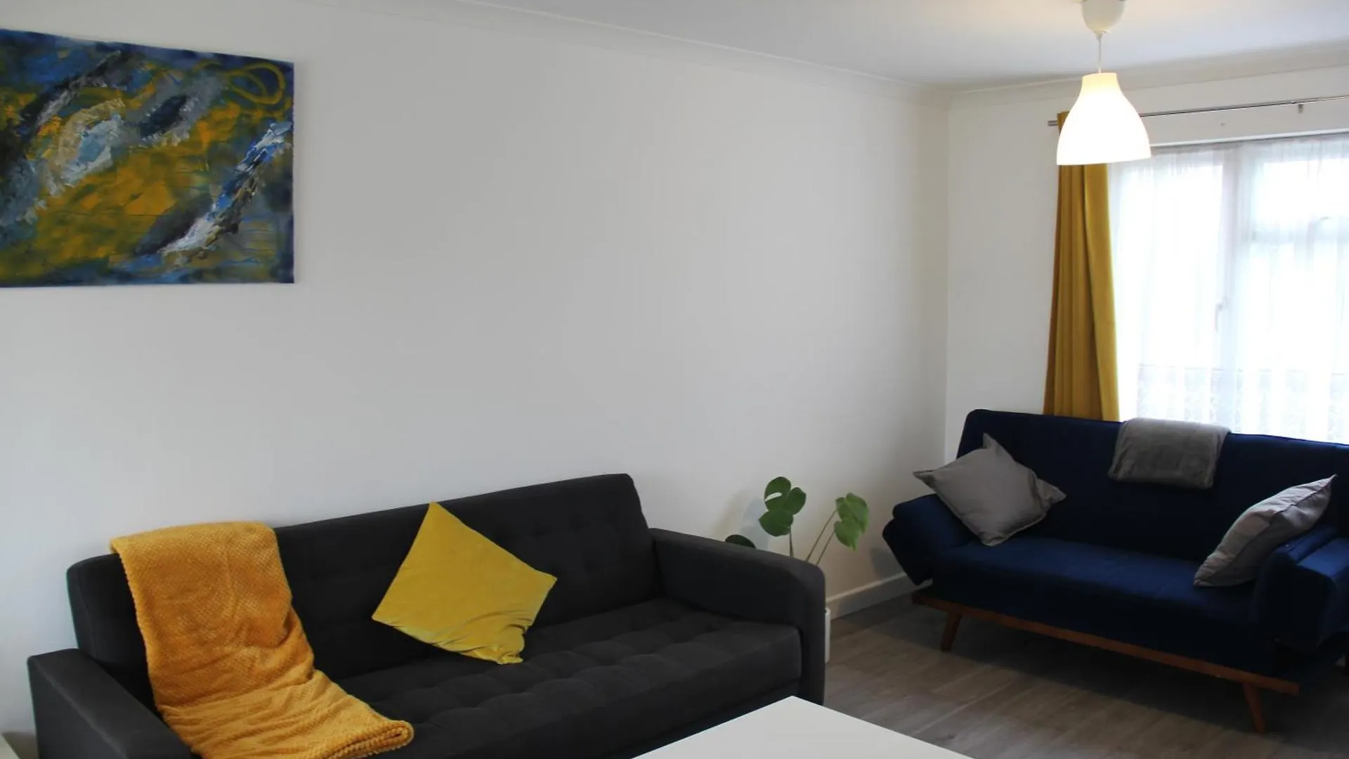 Coolfin House-Close To Excel, Contractors, Relocators, Paid Parking Villa London United Kingdom