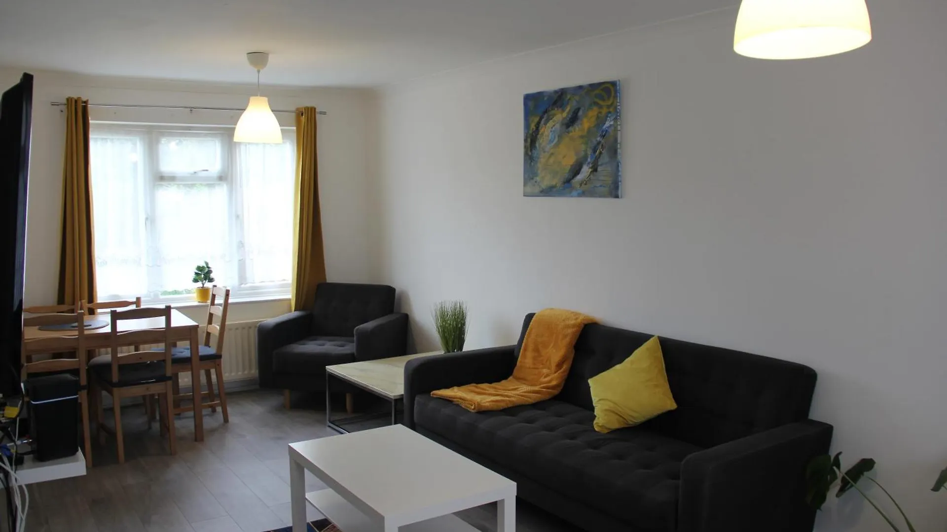 Coolfin House-Close To Excel, Contractors, Relocators, Paid Parking Villa London Holiday home